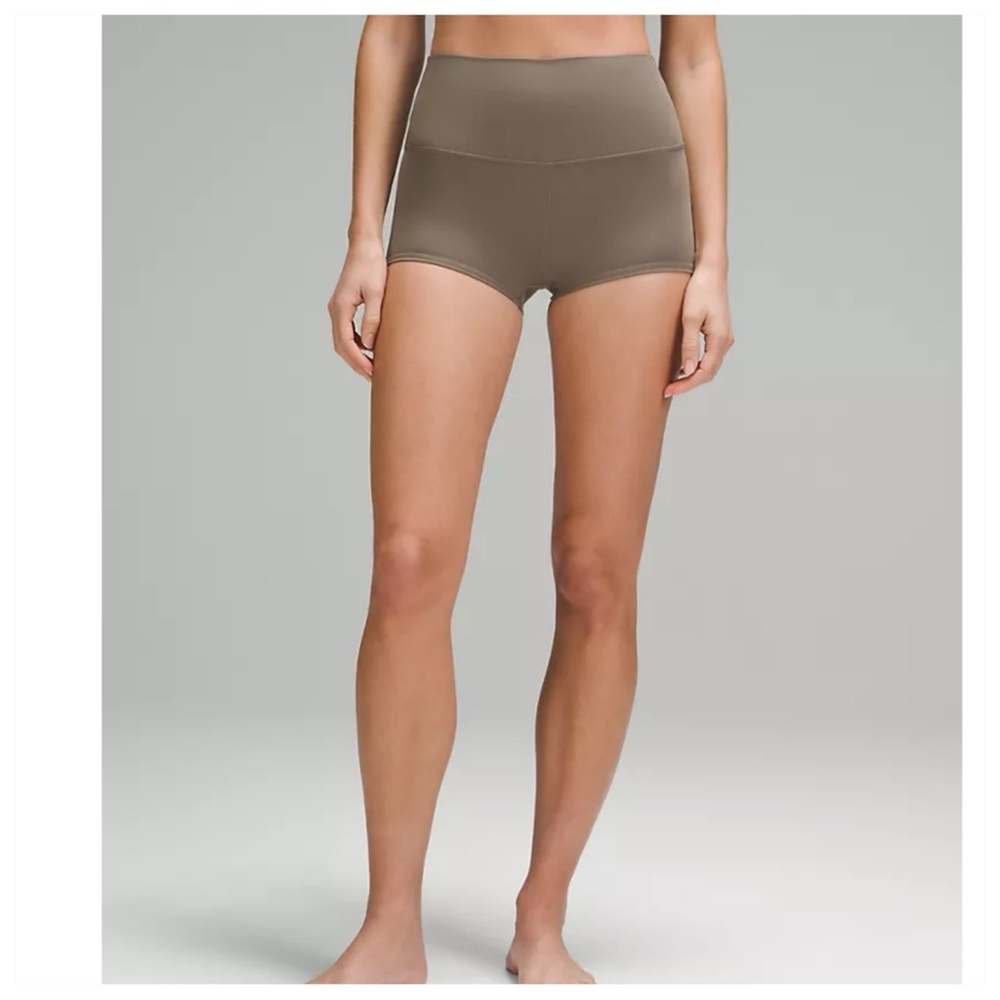 Align high rise shorts 2”